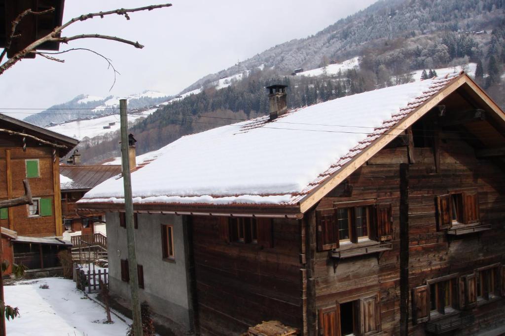 Bnb Hasatrog Jenaz Экстерьер фото